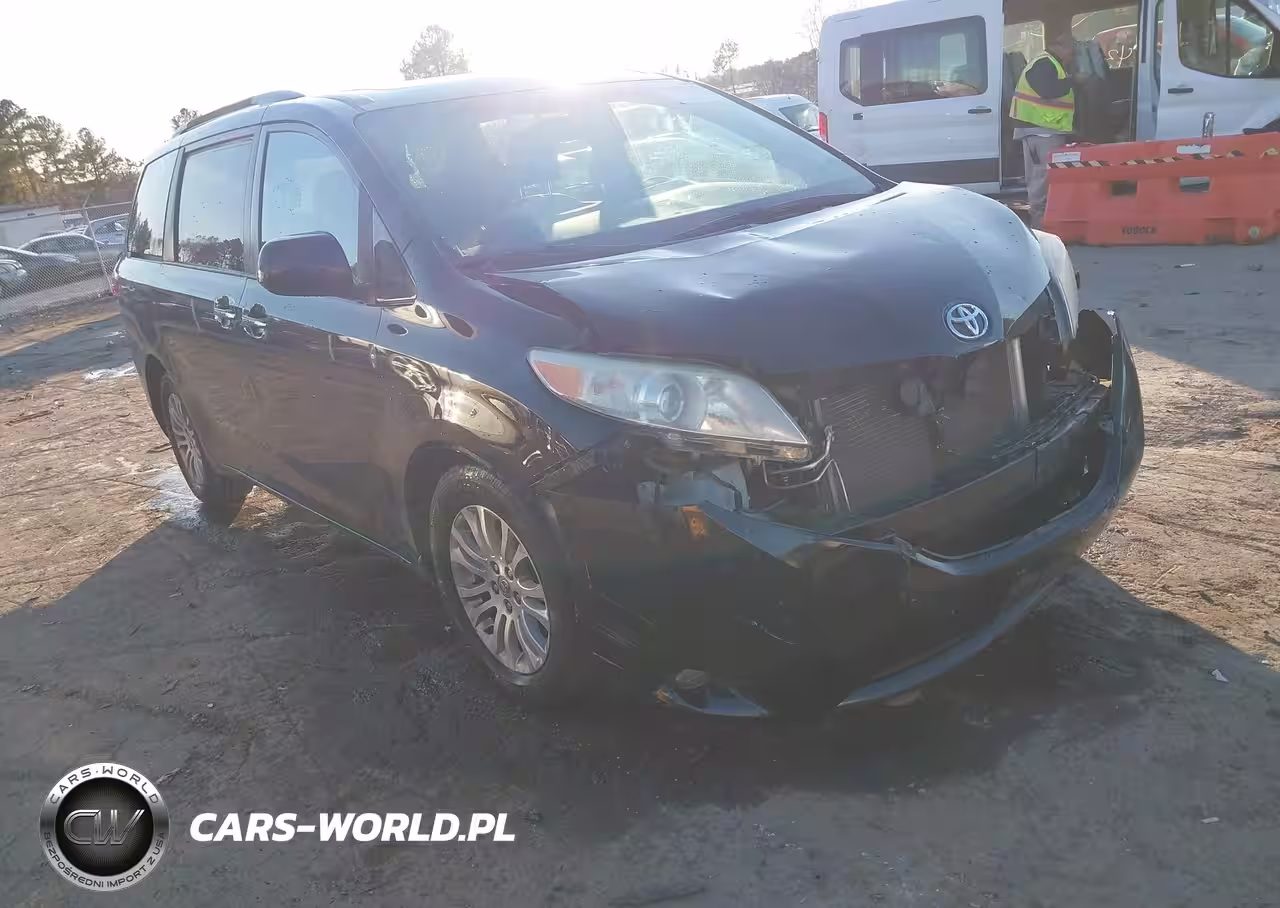 2017 Toyota Sienna Xle 8 Passenger