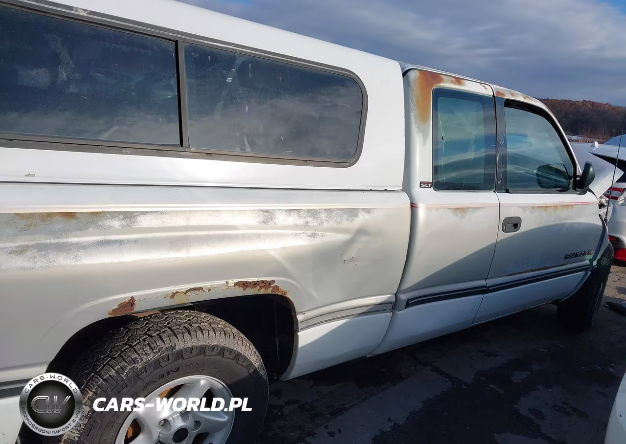 1996 Dodge Ram 1500 VIN:3B7HC13Z1TG145560 - 13