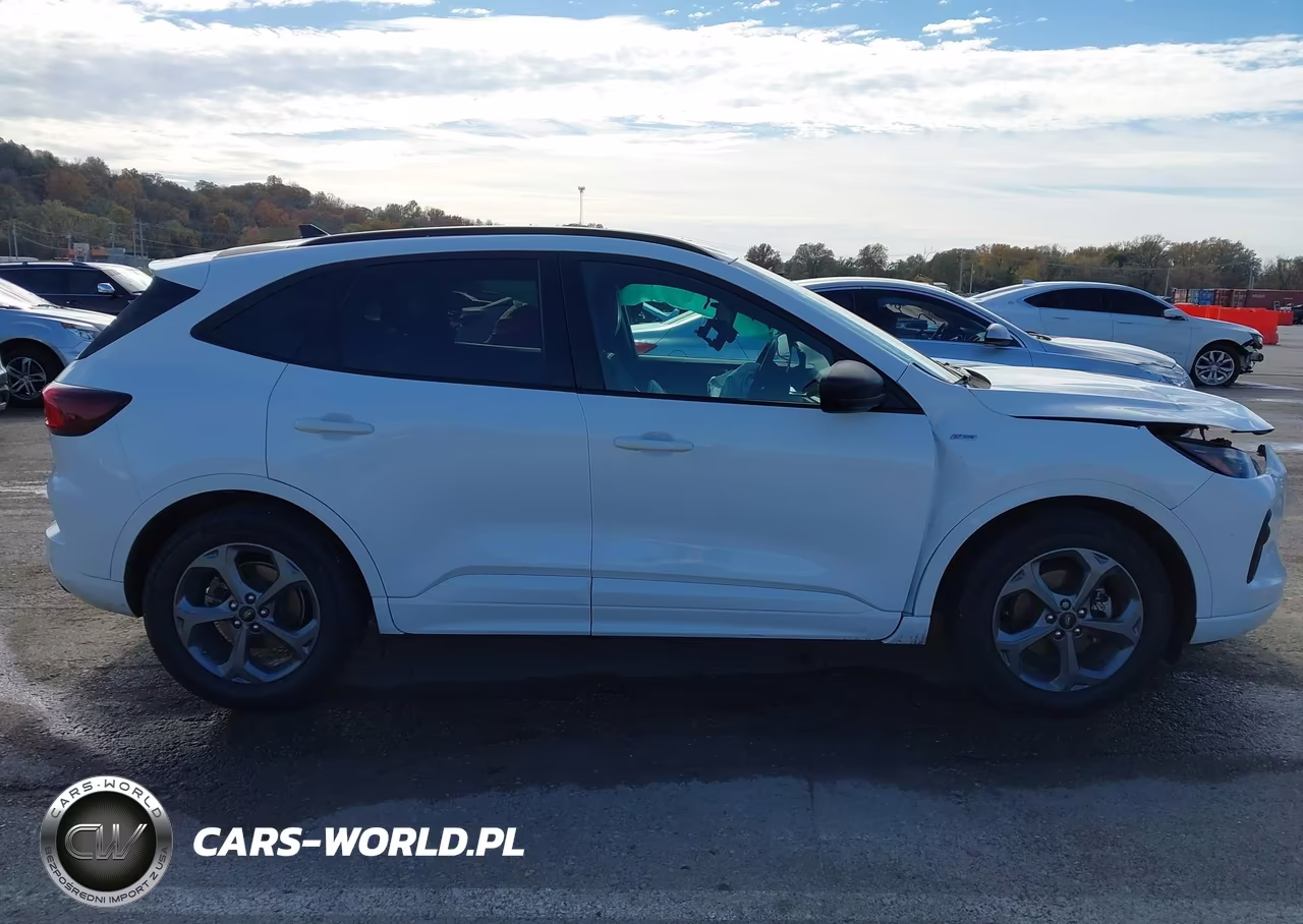 2023 Ford Escape St-Line VIN:1FMCU0MN2PUA91133 - 13