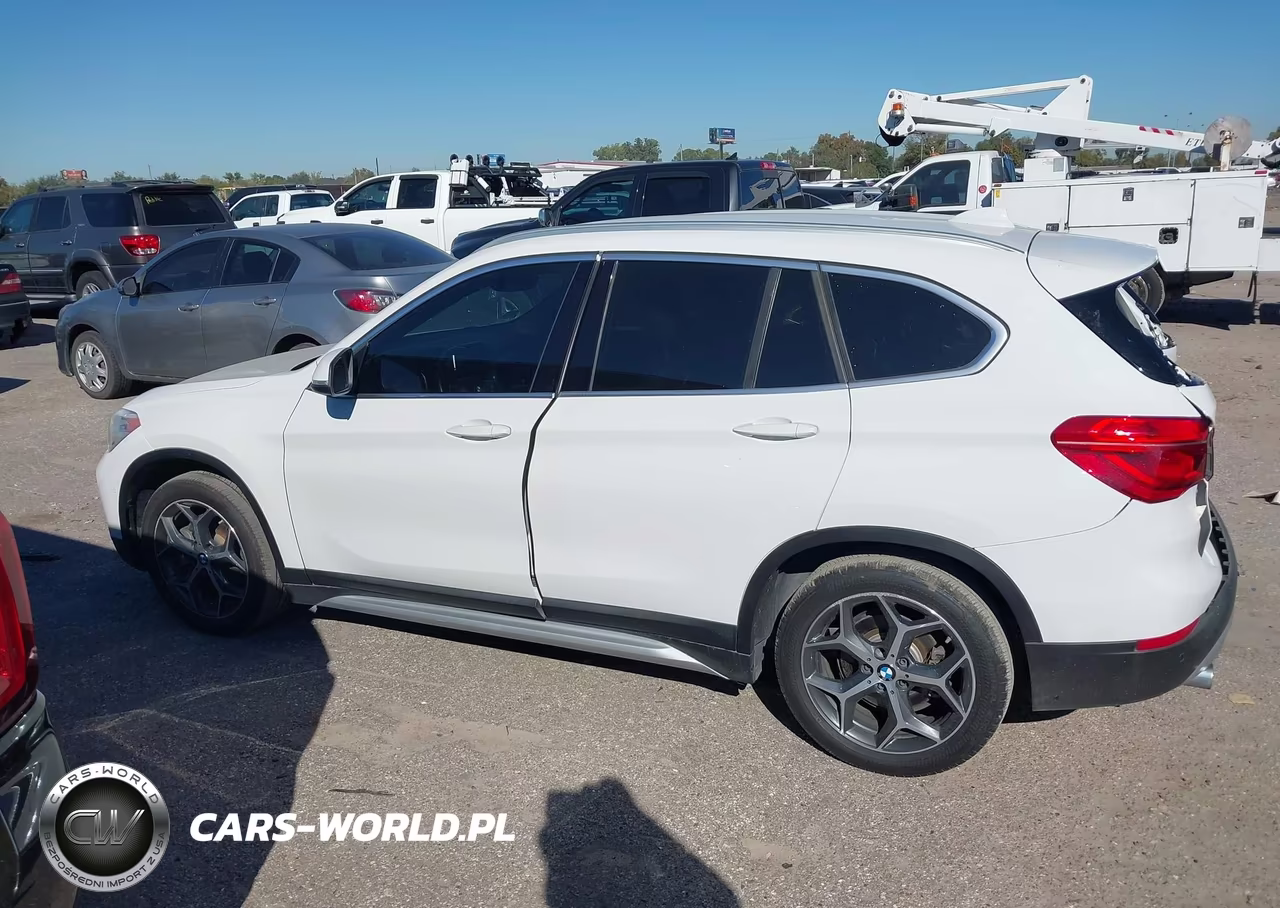 2017 BMW X1 Sdrive28I VIN:WBXHU7C38H5H33794 - 14