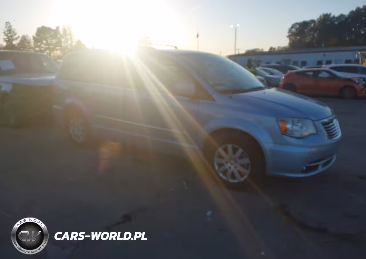 2013 Chrysler Town & Country Touring