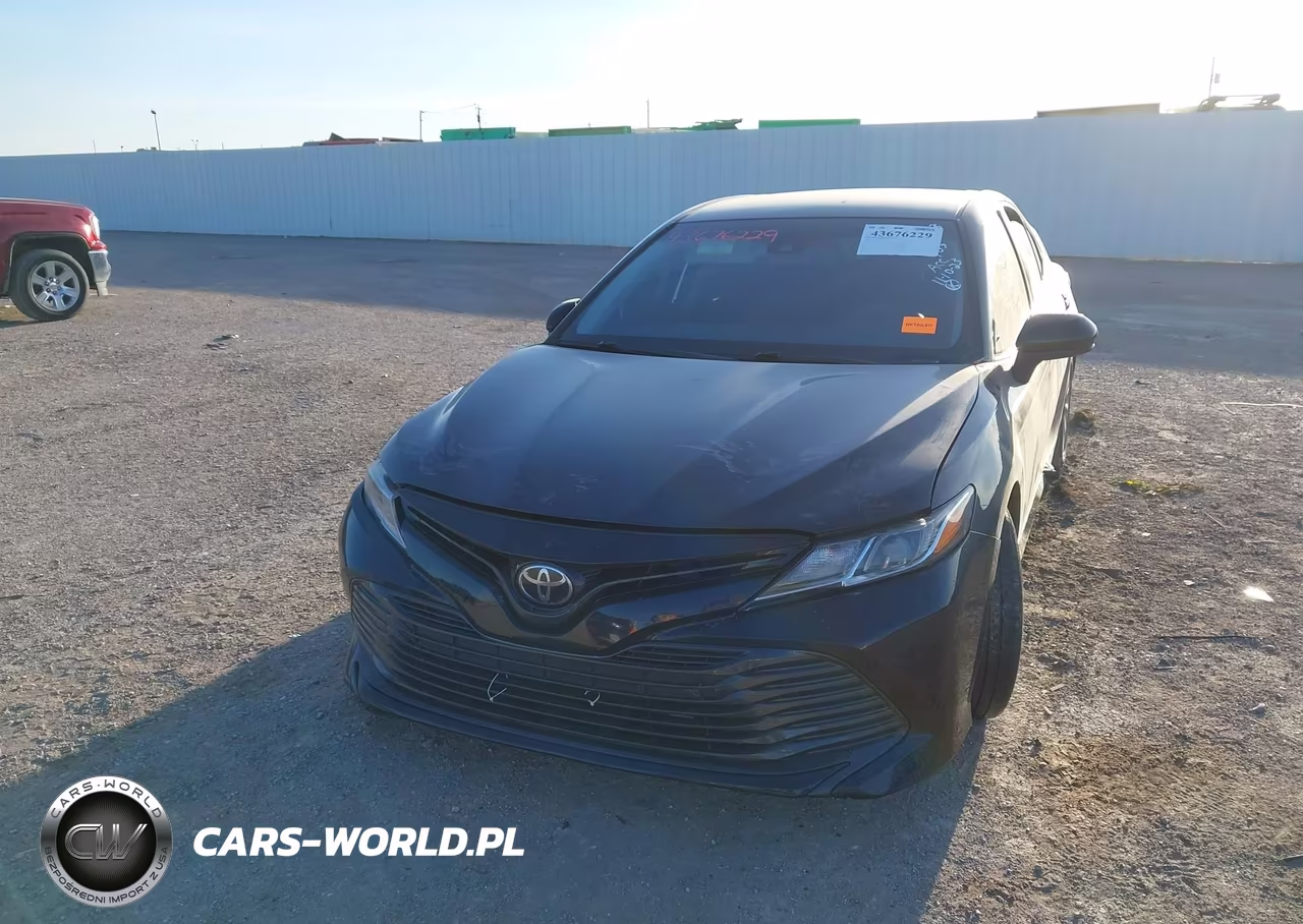 2018 Toyota Camry Le VIN:4T1B11HK6JU673351 - 12