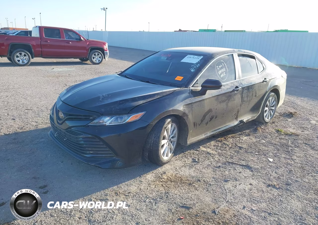 2018 Toyota Camry Le VIN:4T1B11HK6JU673351 - 2
