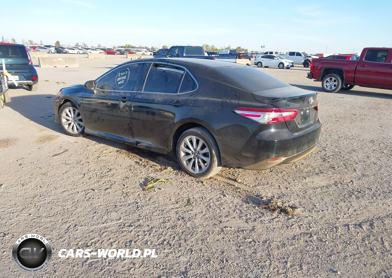 2018 Toyota Camry Le VIN:4T1B11HK6JU673351 - 3