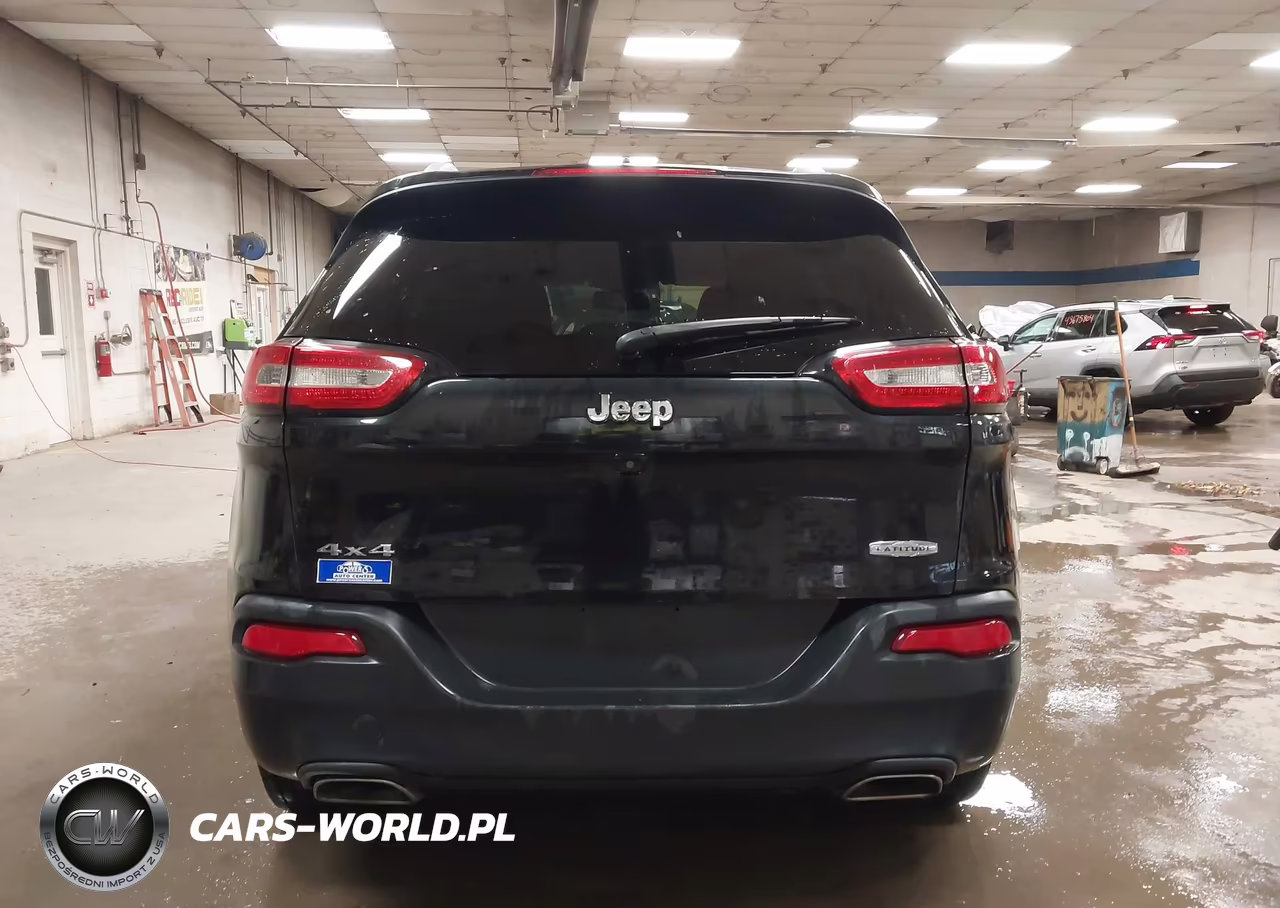 2015 Jeep Cherokee Latitude VIN:1C4PJMCS1FW794836 - 16
