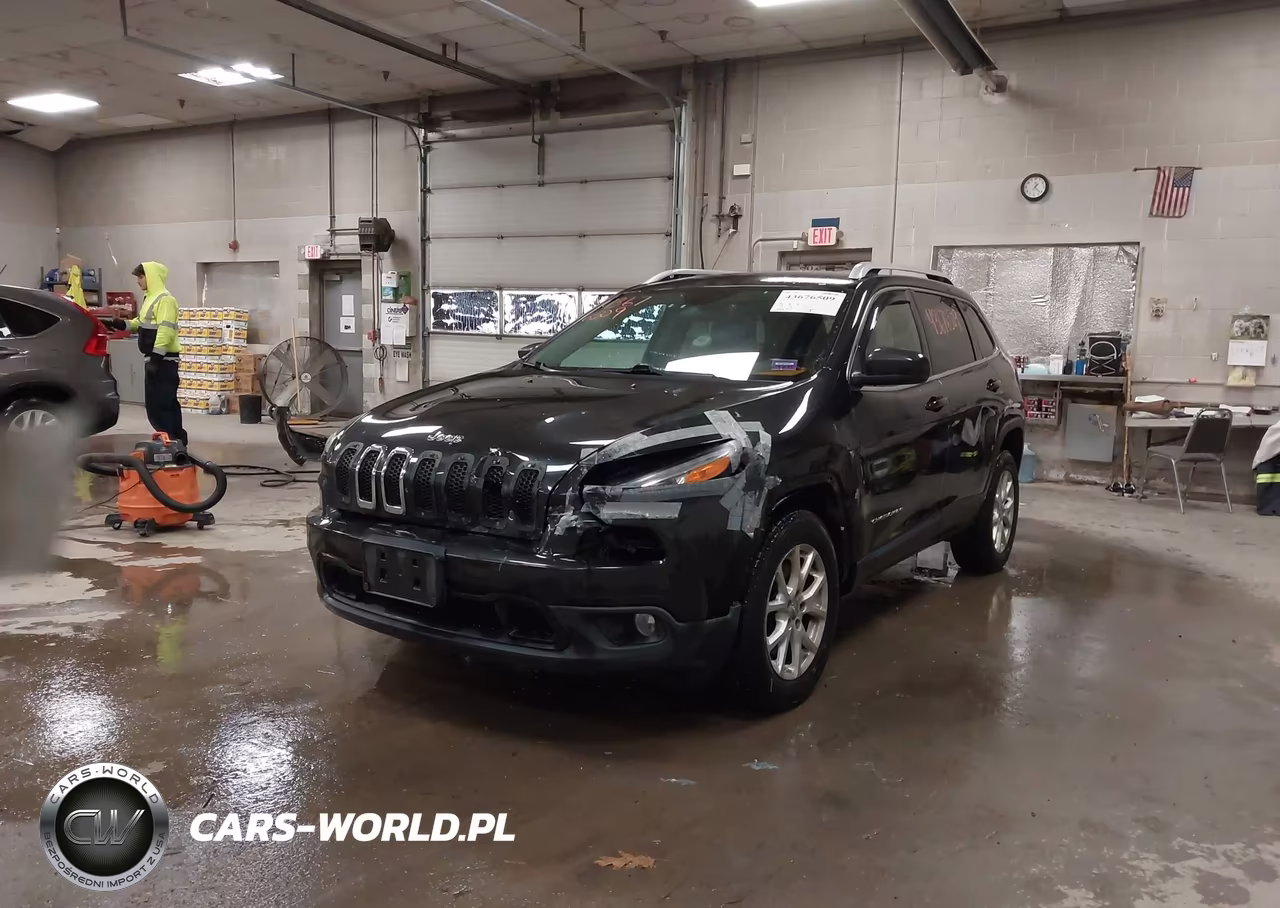 2015 Jeep Cherokee Latitude VIN:1C4PJMCS1FW794836 - 2