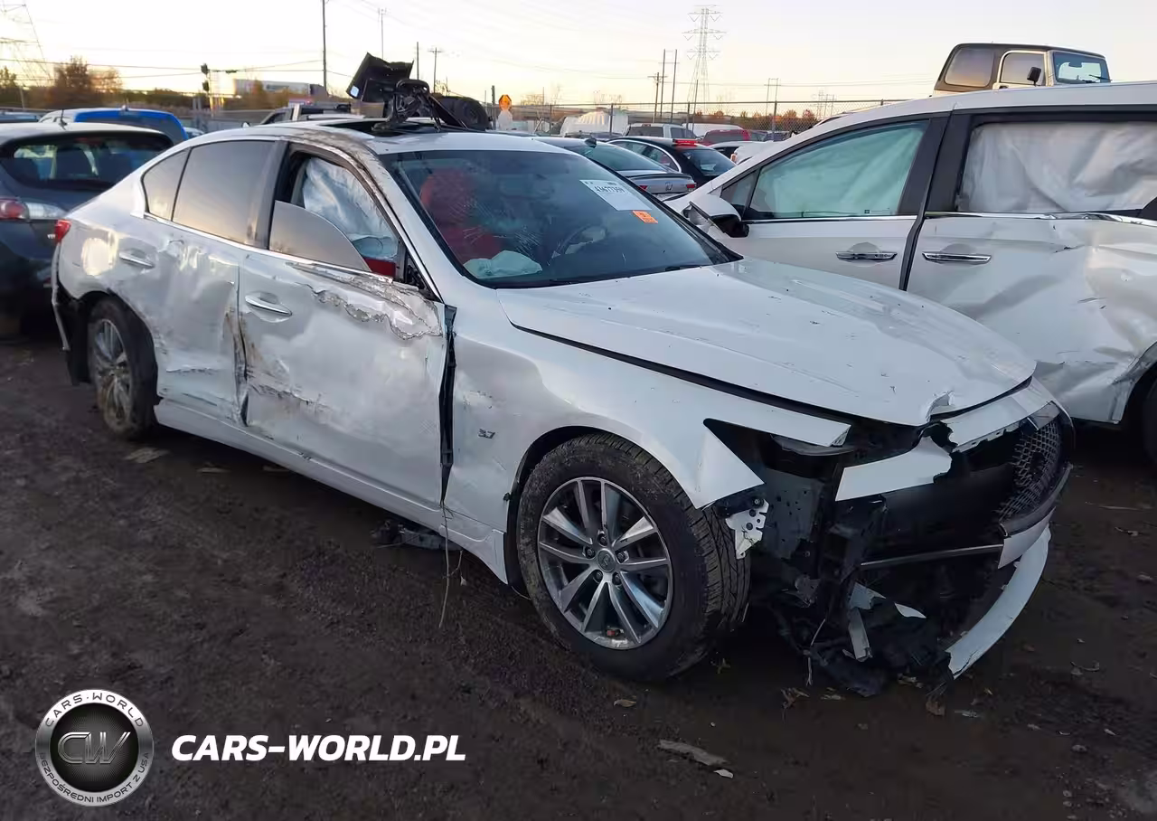 2015 Infiniti Q50 Premium