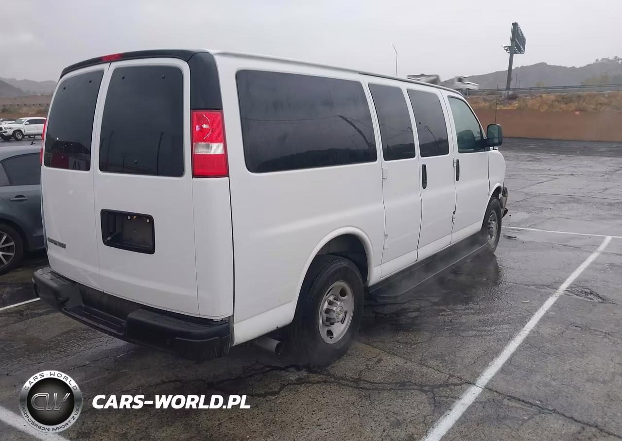 2025 Chevrolet Express Passenger Rwd 2500 Regular Wheelbase Ls VIN:1GAWGEFP4S1159844 - 4