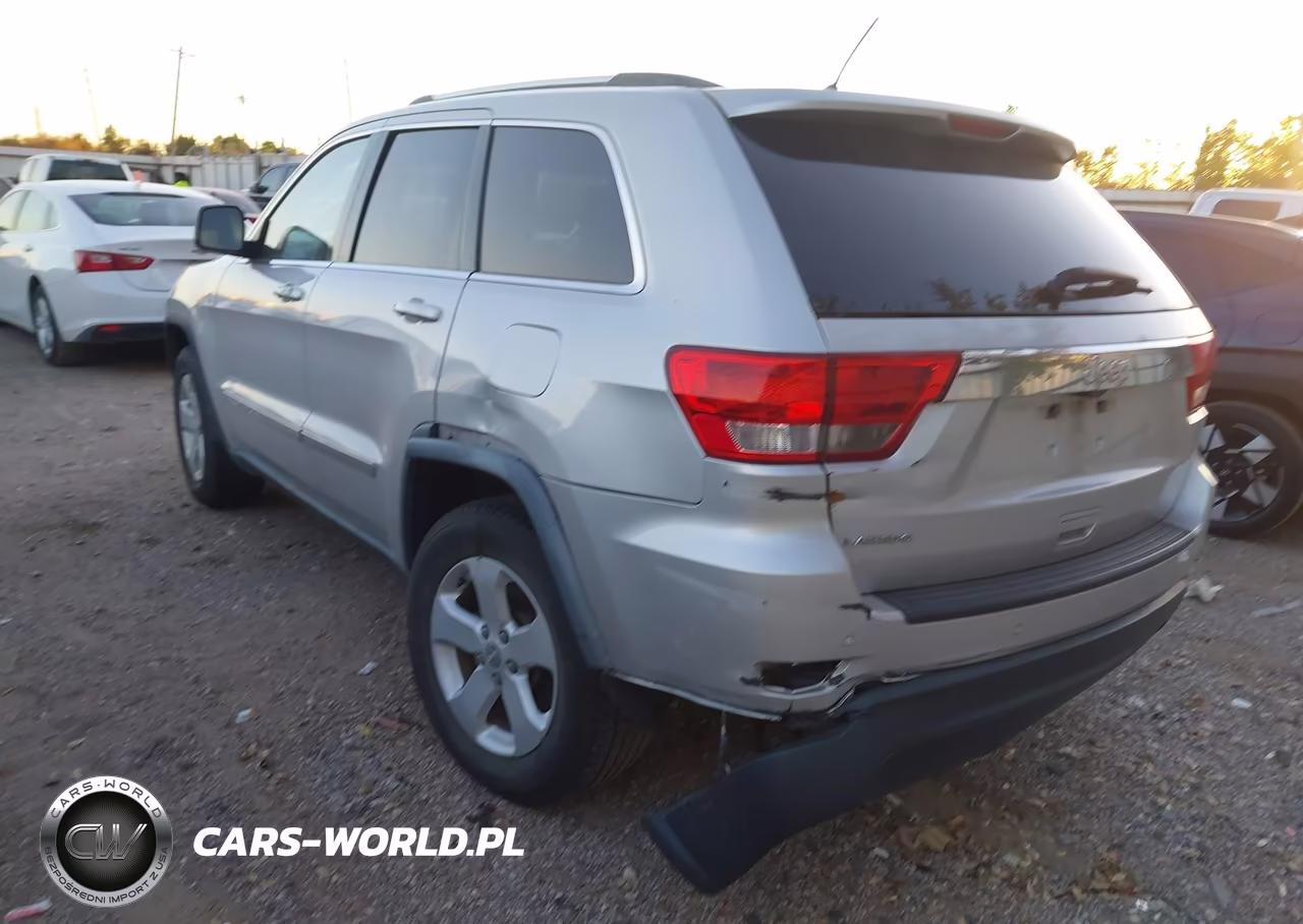 2012 Jeep Grand Cherokee Laredo VIN:1C4RJEAG5CC104015 - 3