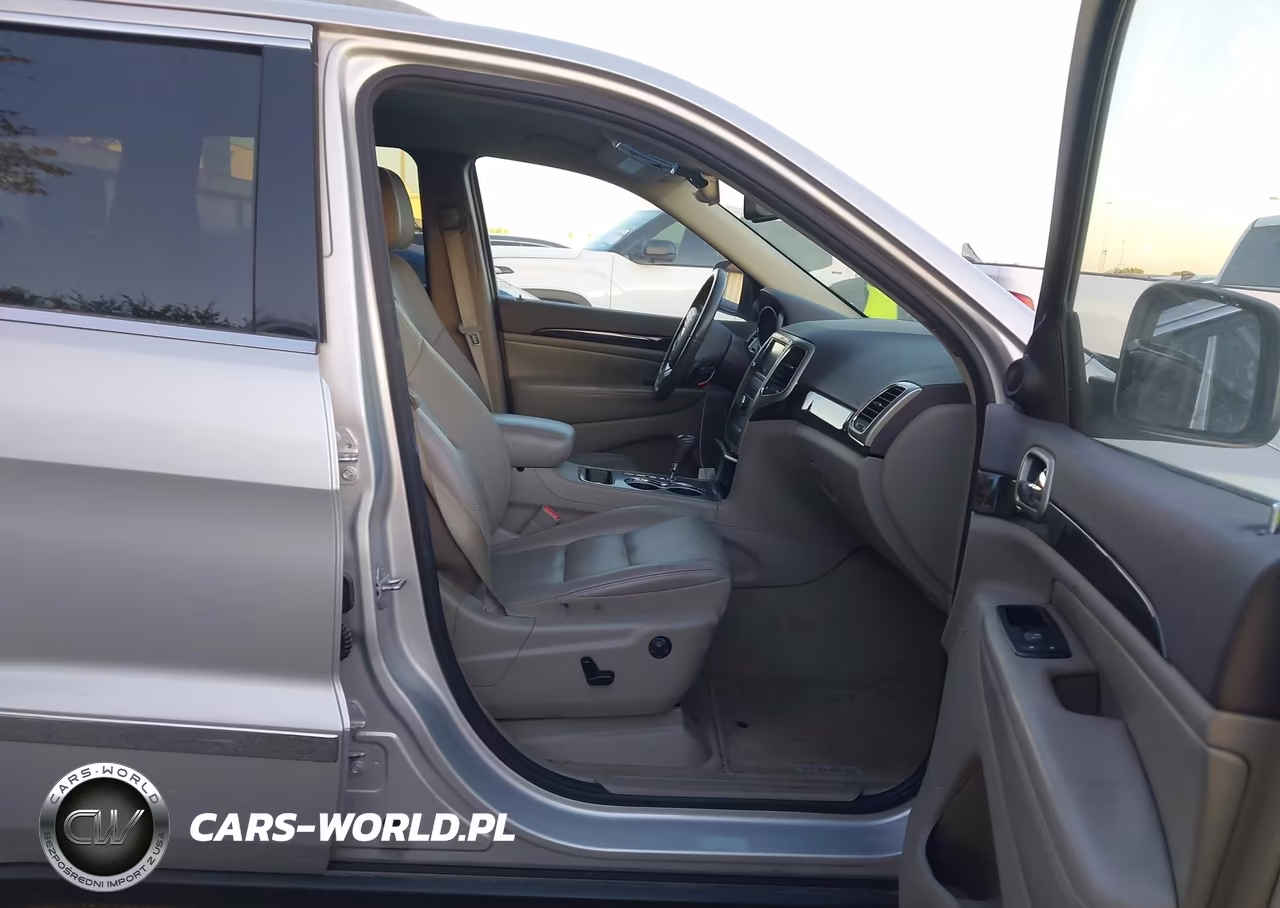 2012 Jeep Grand Cherokee Laredo VIN:1C4RJEAG5CC104015 - 5