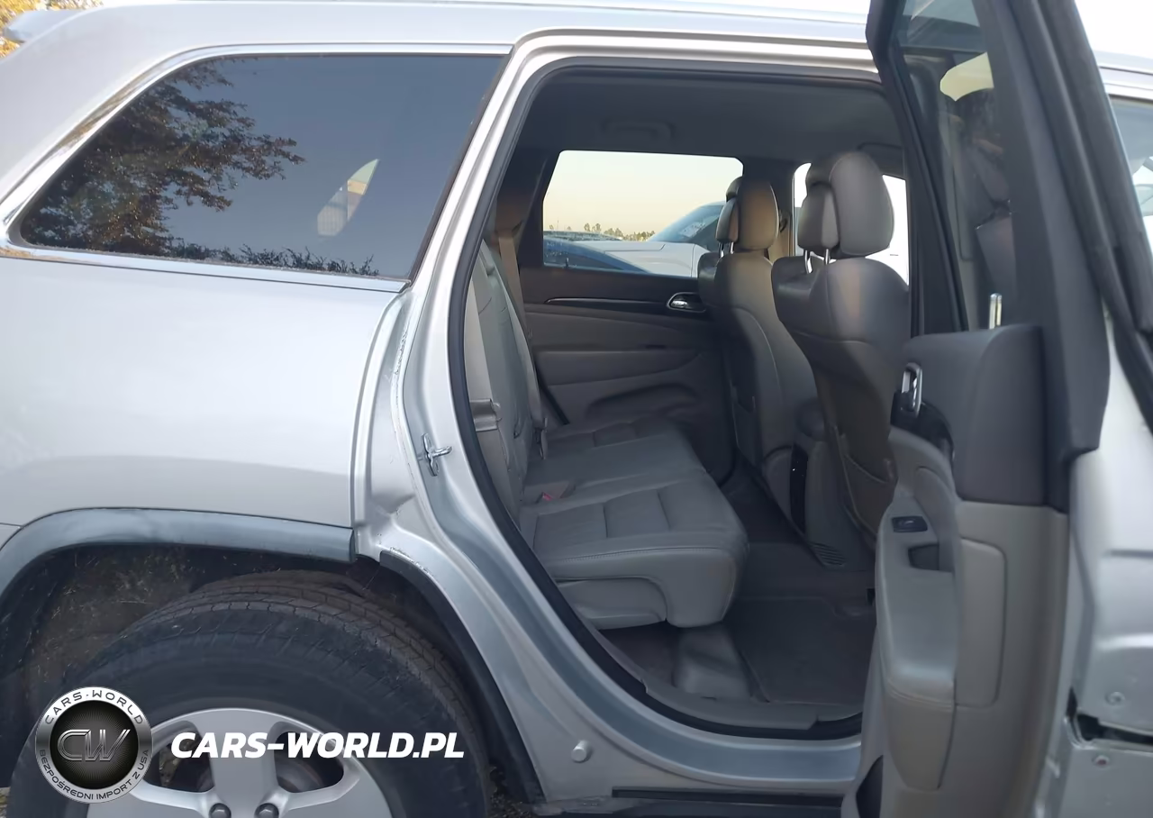 2012 Jeep Grand Cherokee Laredo VIN:1C4RJEAG5CC104015 - 8