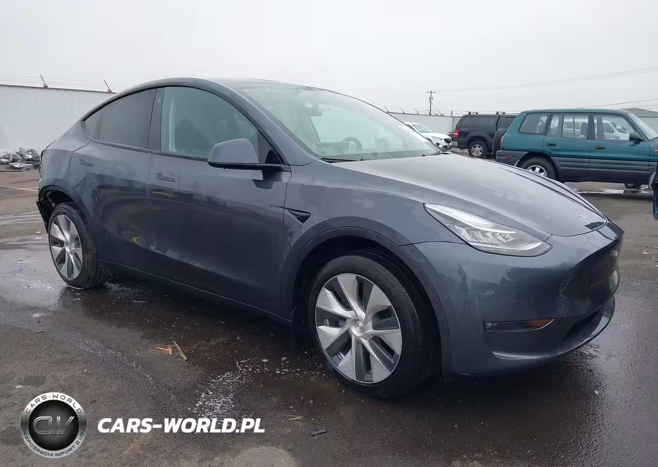 2022 Tesla Model Y Long Range Dual Motor All-Wheel Drive