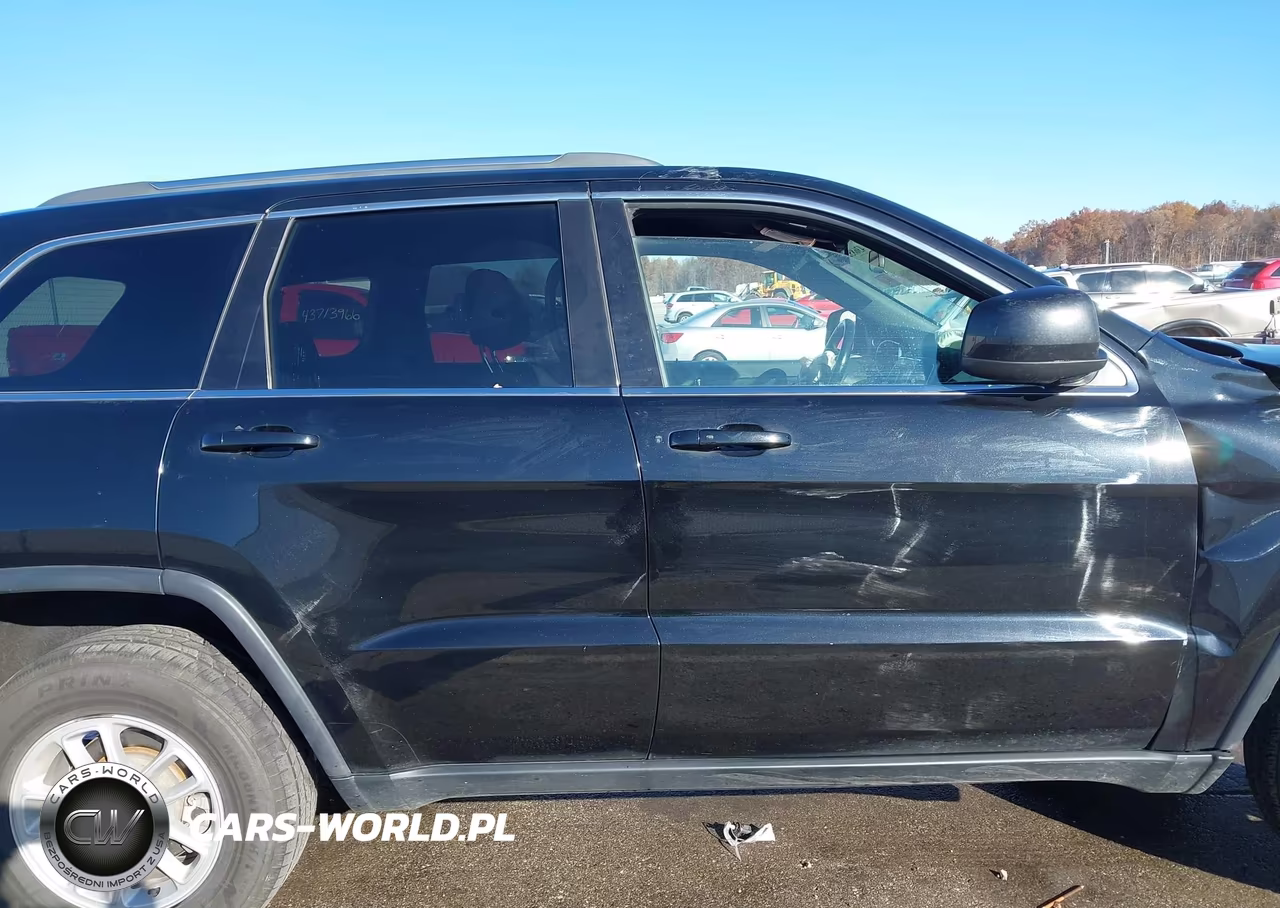 2018 Jeep Grand Cherokee Laredo E 4X4 VIN:1C4RJFAG5JC313046 - 14
