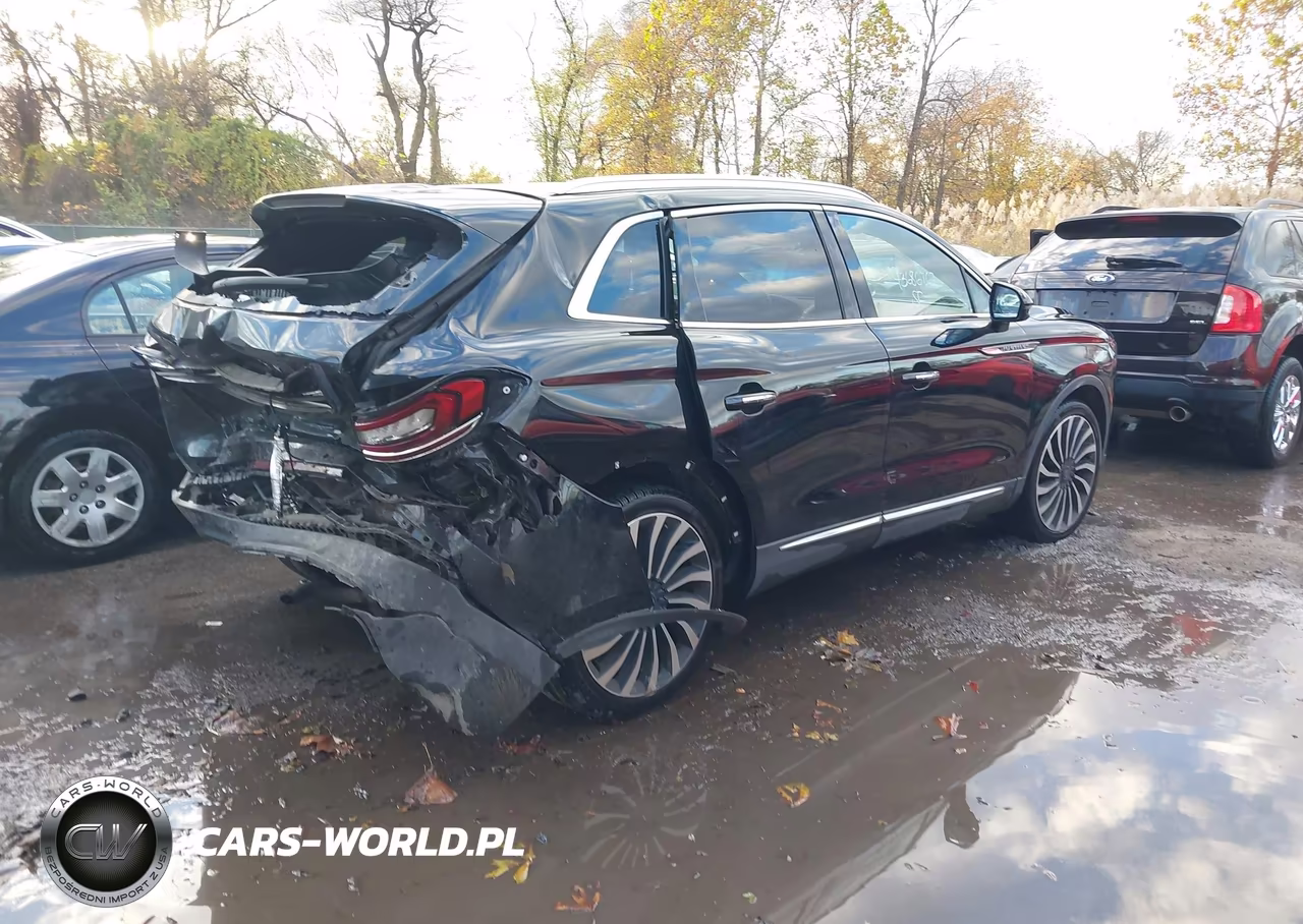 2019 Lincoln Nautilus Black Label VIN:2LMPJ9J9XKBL17976 - 4