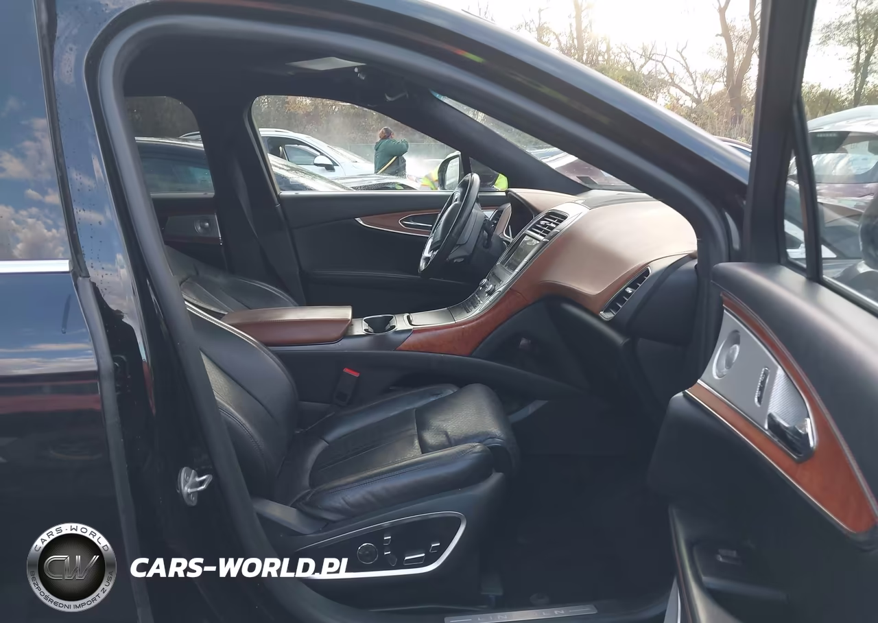 2019 Lincoln Nautilus Black Label VIN:2LMPJ9J9XKBL17976 - 5