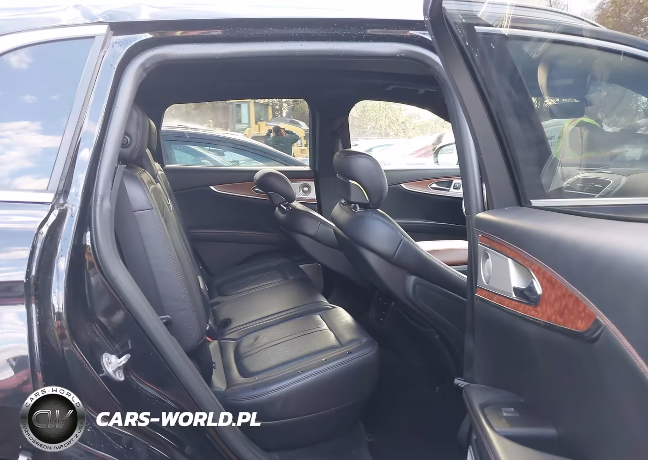 2019 Lincoln Nautilus Black Label VIN:2LMPJ9J9XKBL17976 - 8