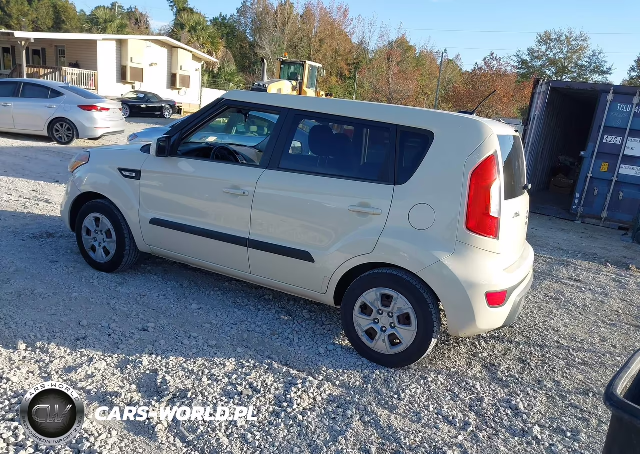 2013 Kia Soul VIN:KNDJT2A56D7530424 - 3