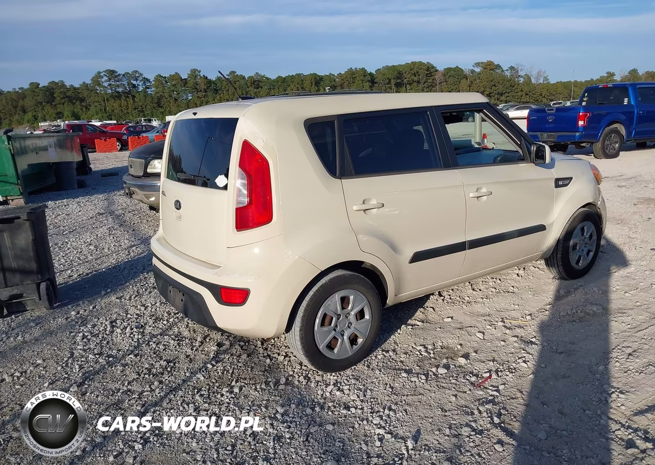 2013 Kia Soul VIN:KNDJT2A56D7530424 - 4