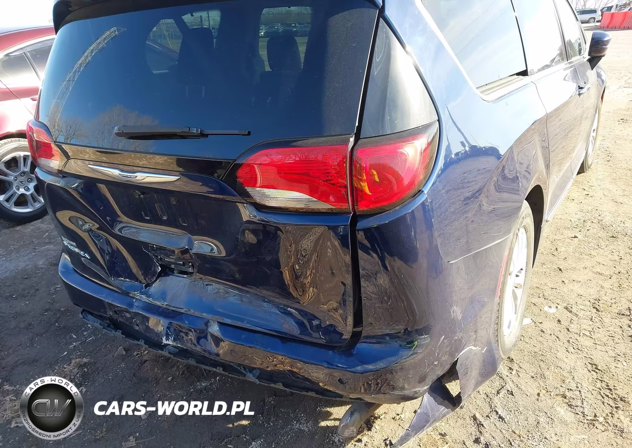 2018 Chrysler Pacifica Touring L VIN:2C4RC1BG6JR139412 - 6