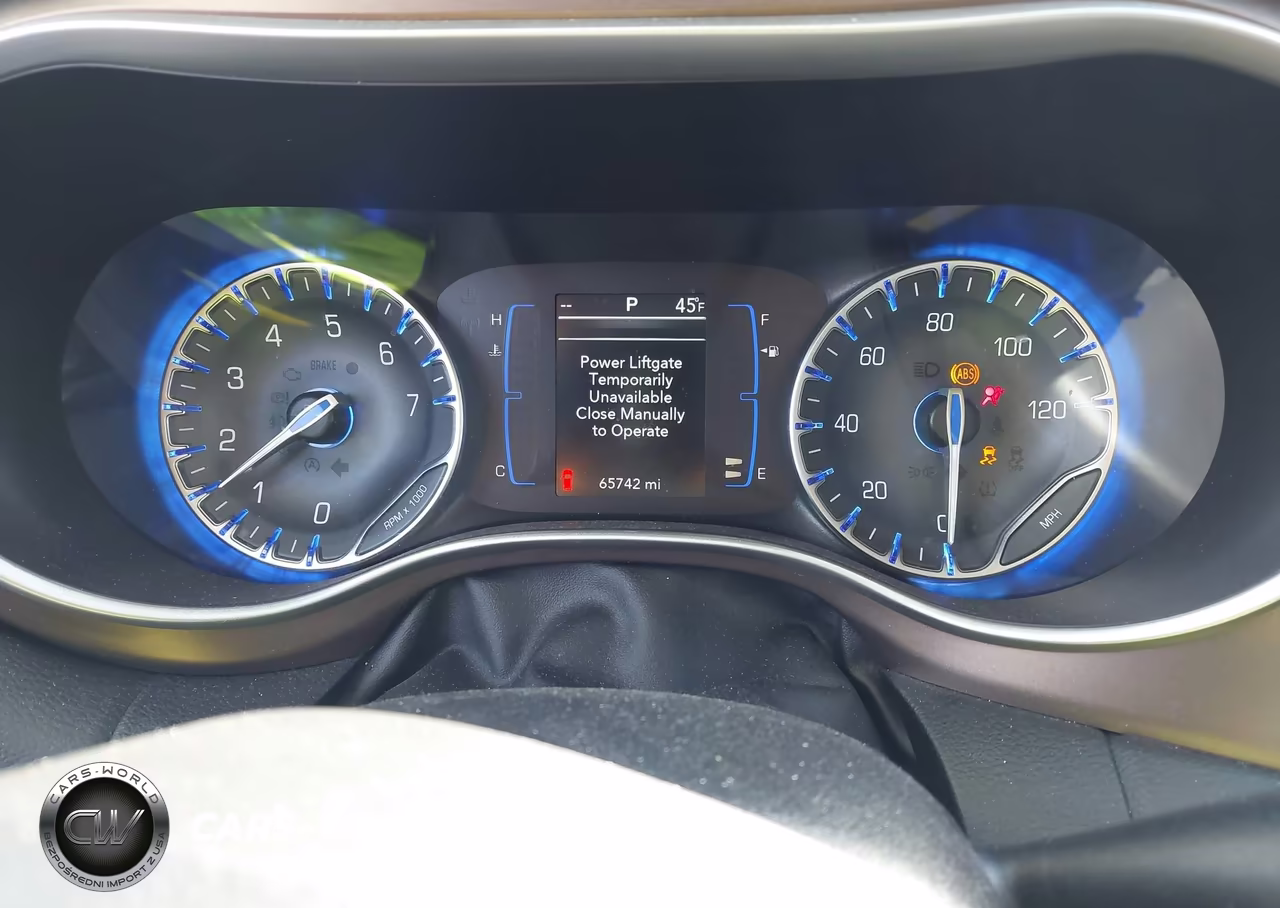2018 Chrysler Pacifica Touring L VIN:2C4RC1BG6JR139412 - 7