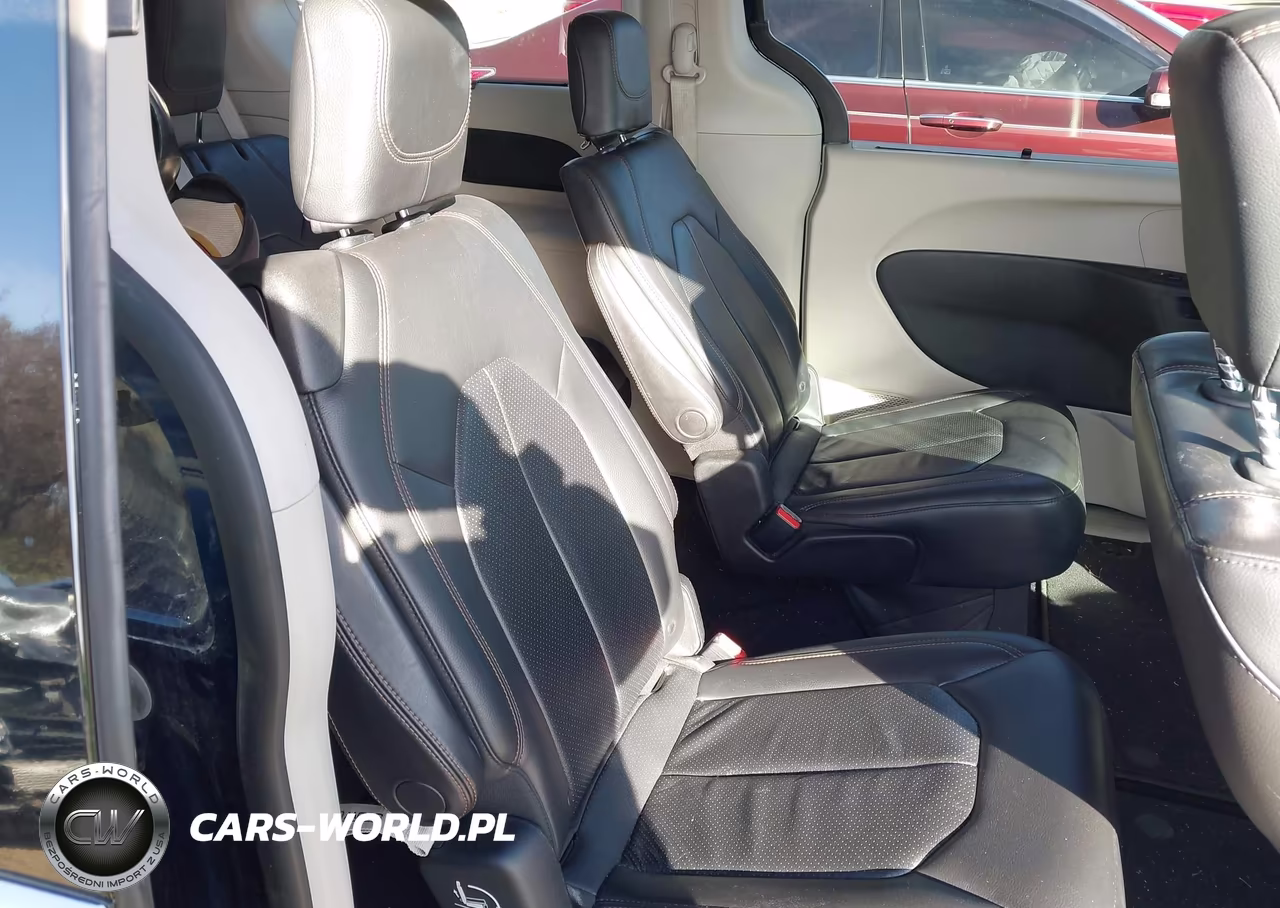 2018 Chrysler Pacifica Touring L VIN:2C4RC1BG6JR139412 - 8