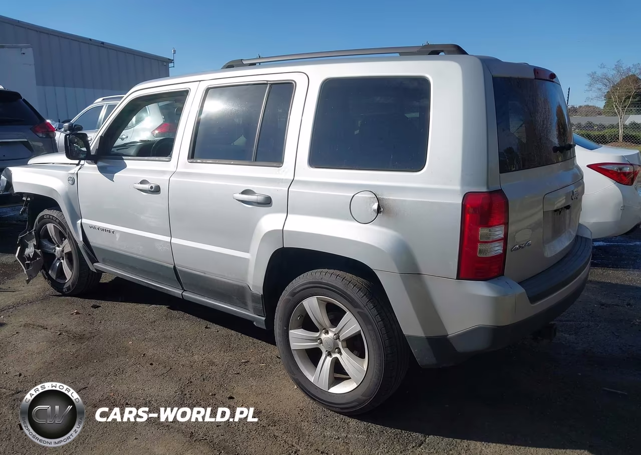 2012 Jeep Patriot Latitude VIN:1C4NJRFB9CD612467 - 3