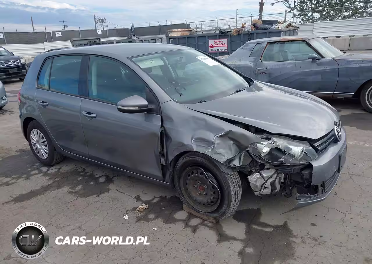 2013 Volkswagen Golf 2.5L 4-Door