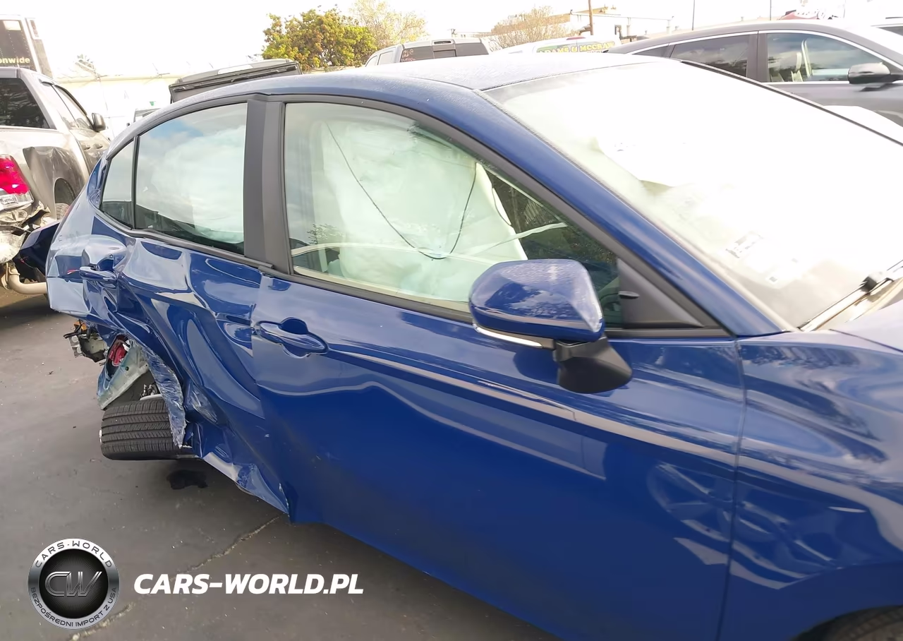 2025 Toyota Camry Le VIN:4T1DAACK7SU206845 - 14