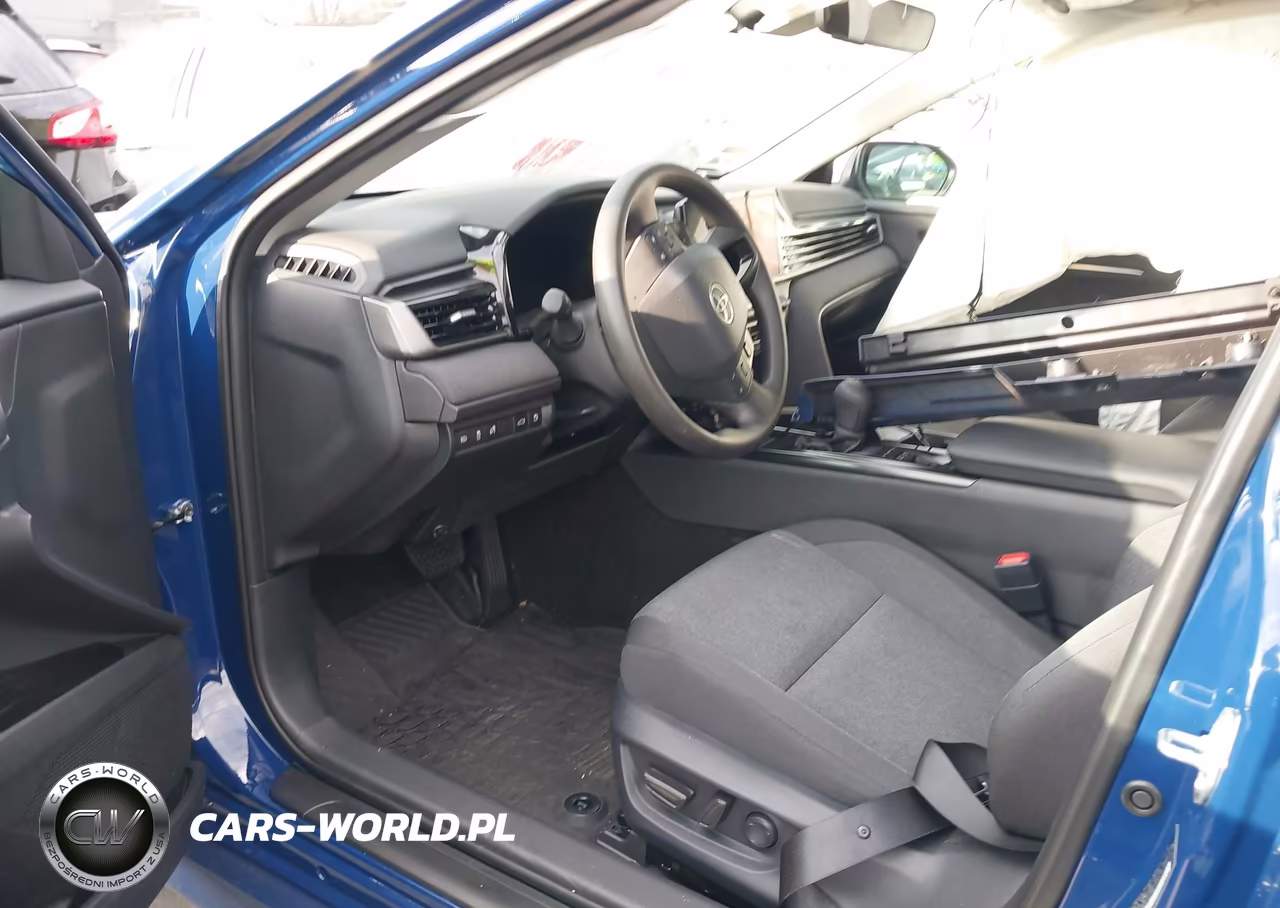 2025 Toyota Camry Le VIN:4T1DAACK7SU206845 - 18