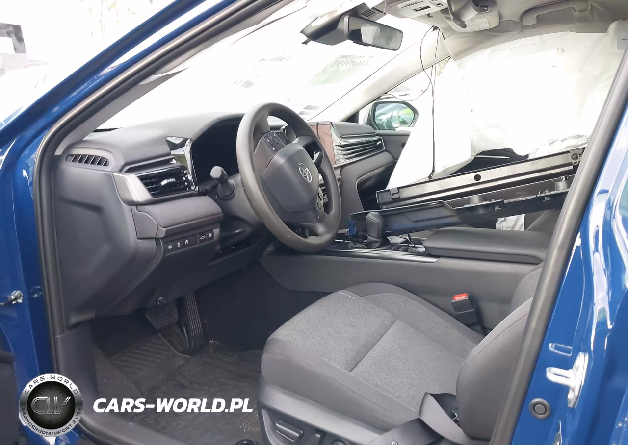 2025 Toyota Camry Le VIN:4T1DAACK7SU206845 - 5