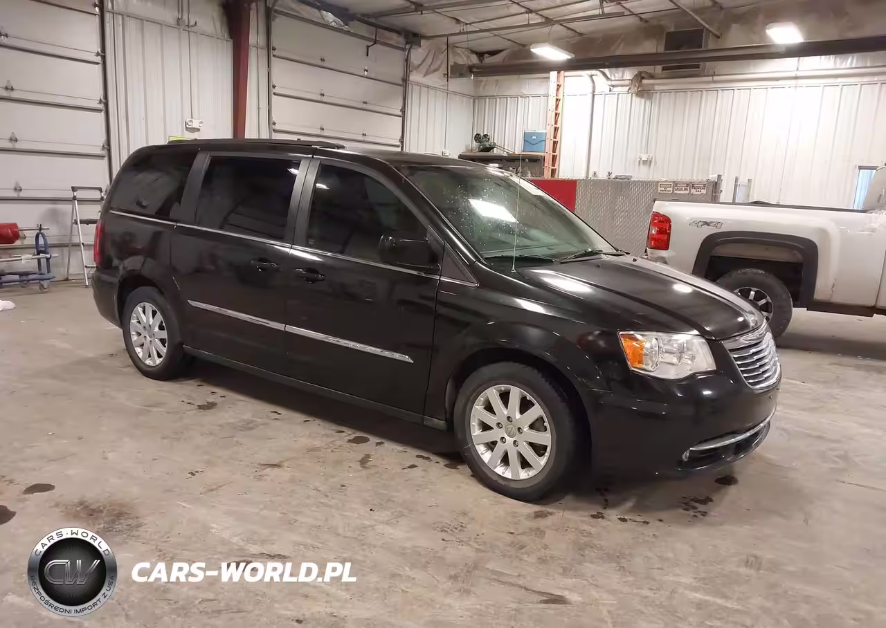 2016 Chrysler Town & Country Touring