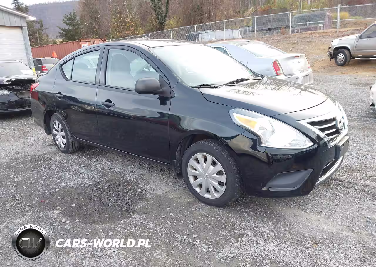 2015 Nissan Versa 1.6 S+