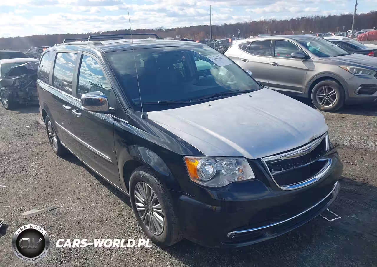 2016 Chrysler Town & Country Touring-L
