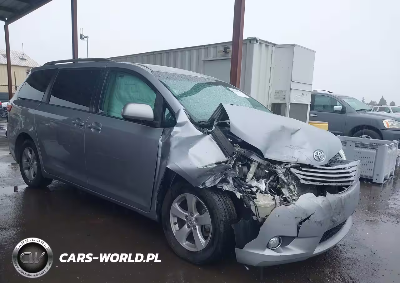 2015 Toyota Sienna Le 8 Passenger