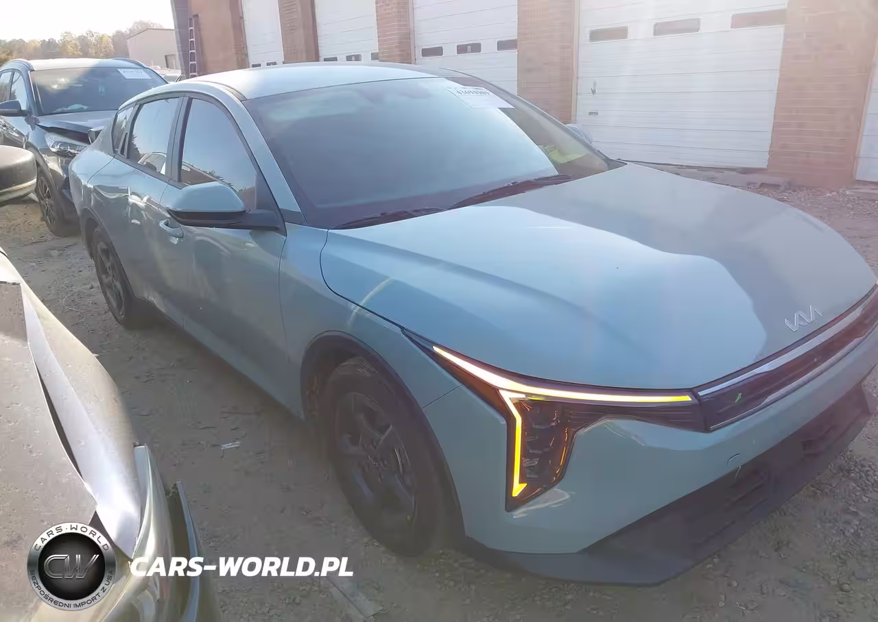 2025 Kia K4 Lxs