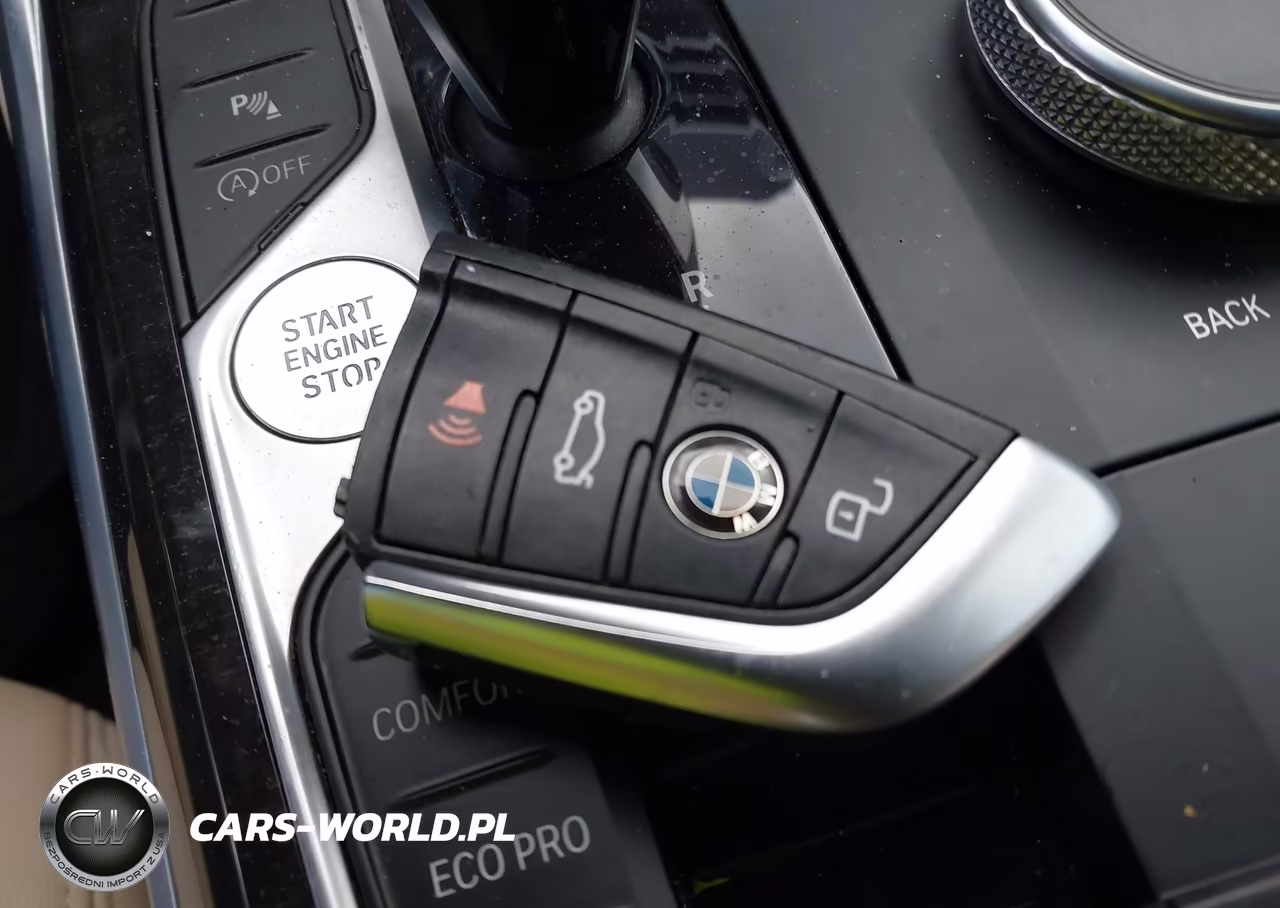 2019 BMW 330I xDrive VIN:3MW5R7J5XK8B00305 - 11