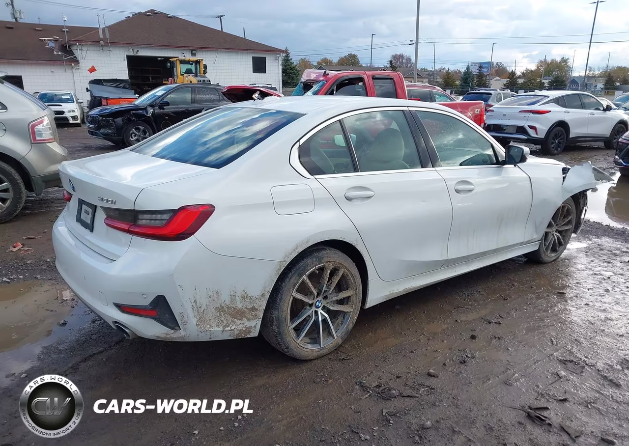 2019 BMW 330I xDrive VIN:3MW5R7J5XK8B00305 - 4