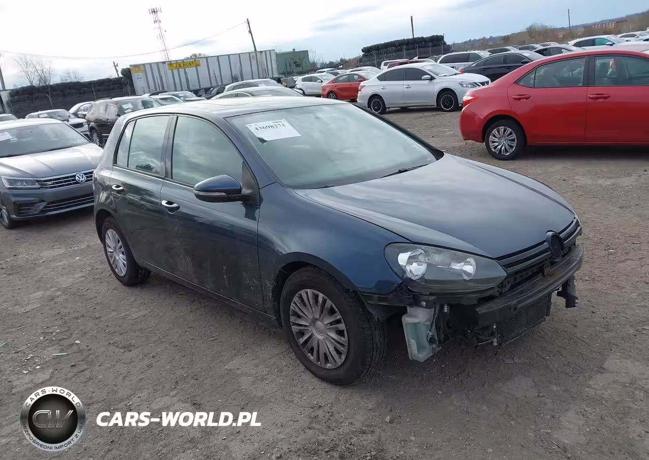 2010 Volkswagen Golf 4-Door