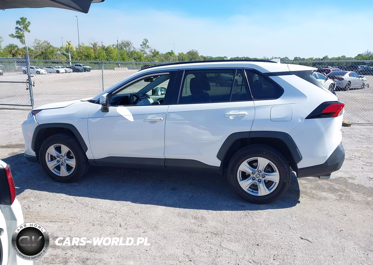 2021 Toyota Rav4 Xle VIN:2T3W1RFV2MC163587 - 14