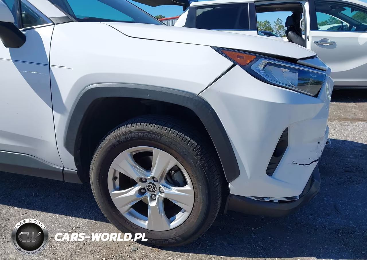 2021 Toyota Rav4 Xle VIN:2T3W1RFV2MC163587 - 18