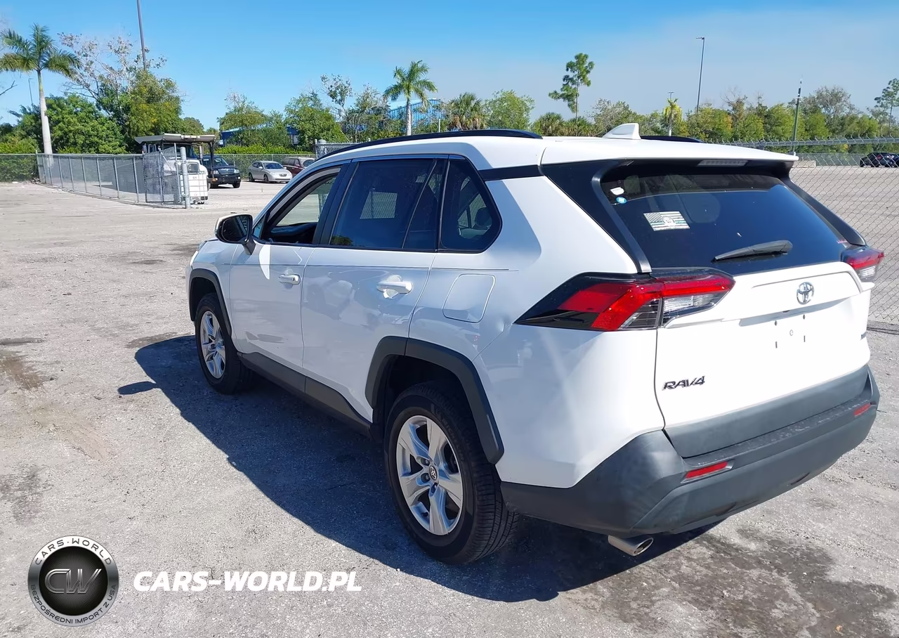 2021 Toyota Rav4 Xle VIN:2T3W1RFV2MC163587 - 3
