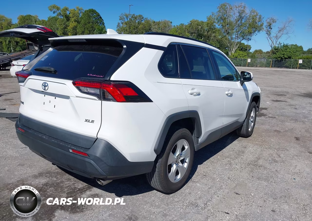 2021 Toyota Rav4 Xle VIN:2T3W1RFV2MC163587 - 4
