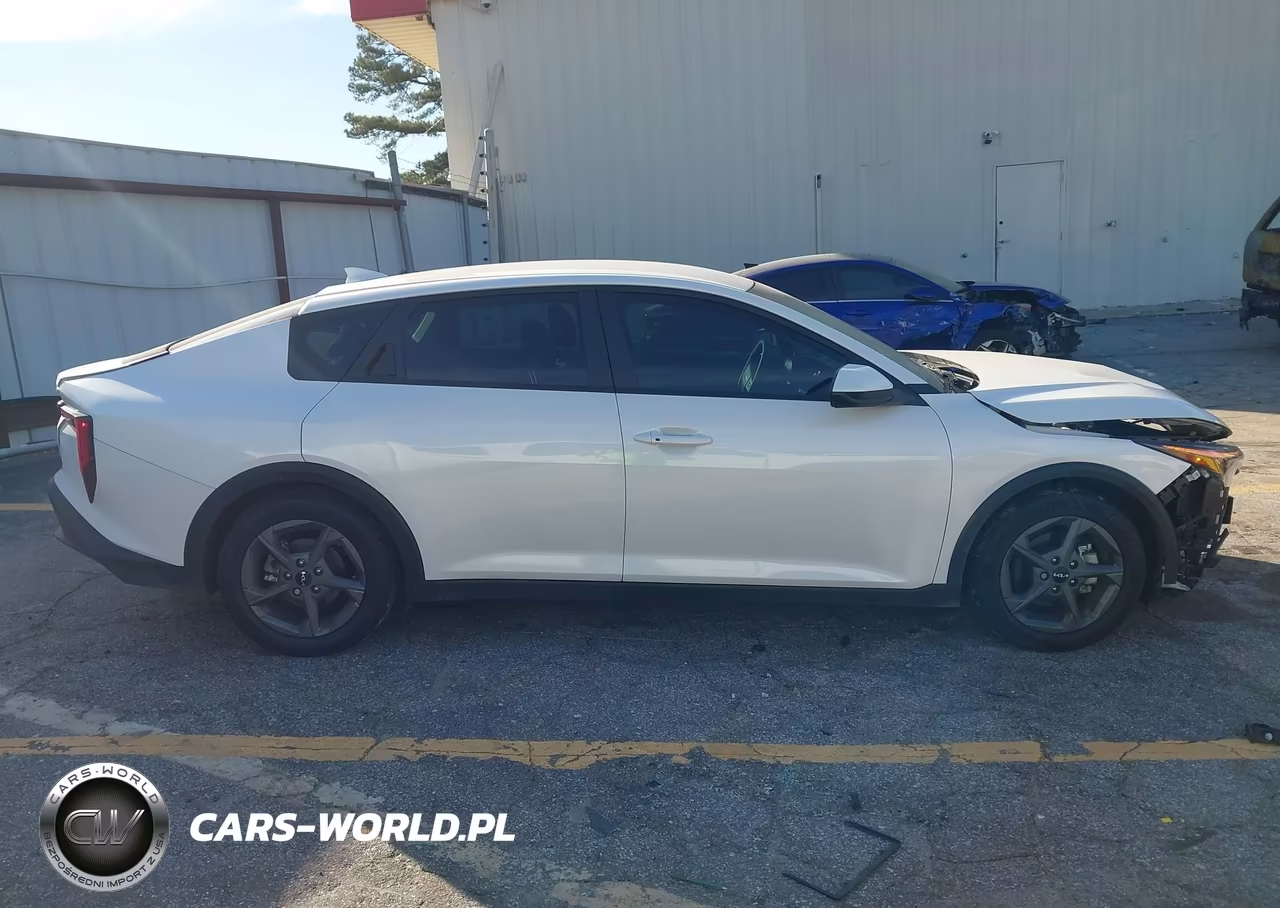 2025 Kia K4 Lxs VIN:3KPFT4DE2SE107186 - 13