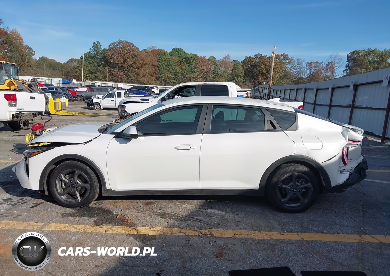 2025 Kia K4 Lxs VIN:3KPFT4DE2SE107186 - 14