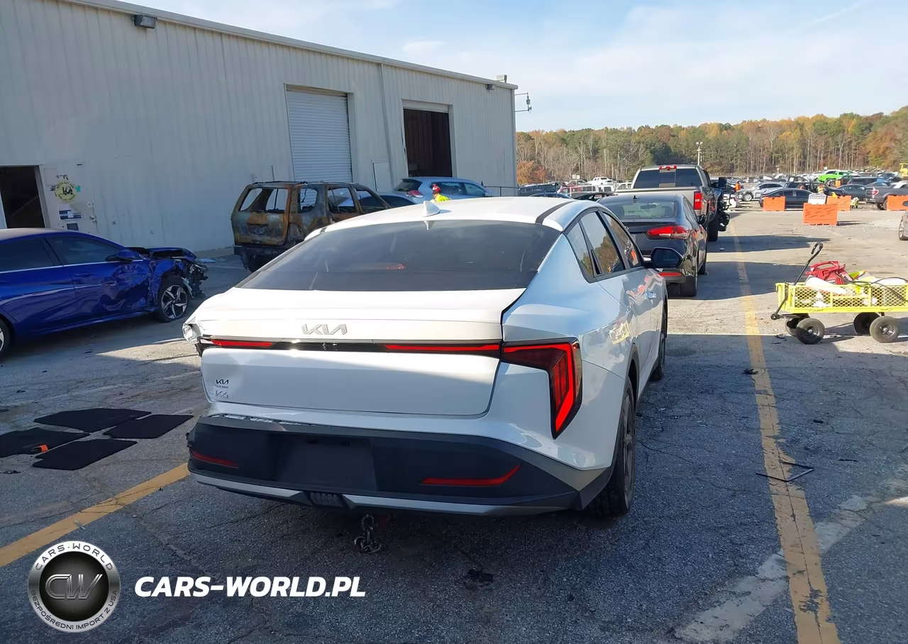 2025 Kia K4 Lxs VIN:3KPFT4DE2SE107186 - 4