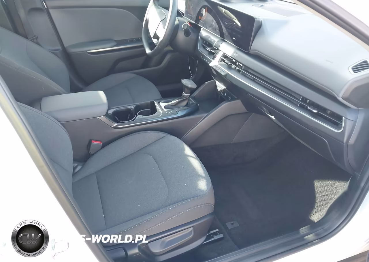 2025 Kia K4 Lxs VIN:3KPFT4DE2SE107186 - 5