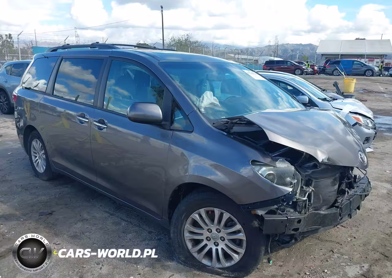 2017 Toyota Sienna Xle Premium 8 Passenger