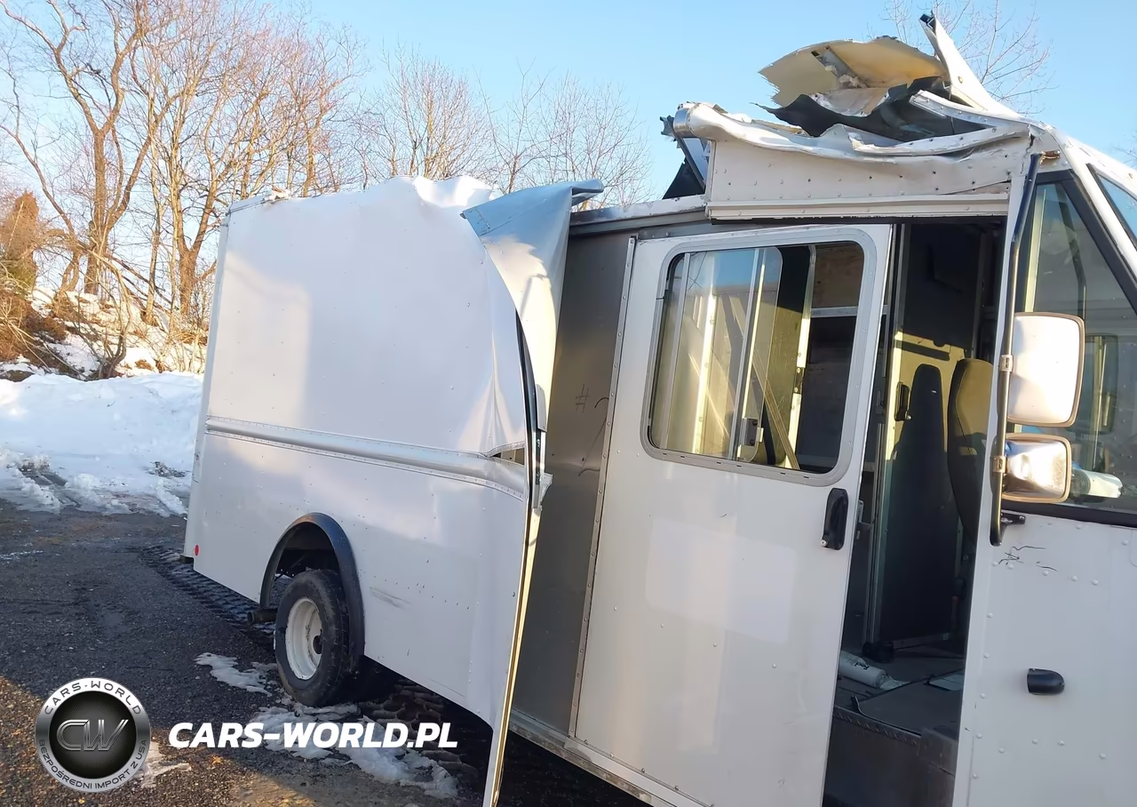 2016 Ford E-450 Stripped VIN:1FC3E4KL5GDC25028 - 16