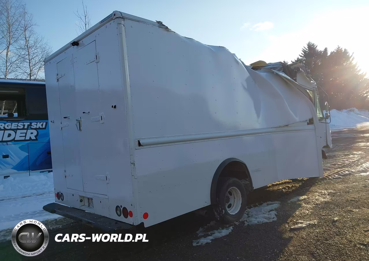 2016 Ford E-450 Stripped VIN:1FC3E4KL5GDC25028 - 4