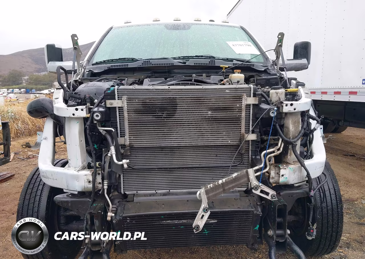 2018 Ram 5500 Chassis Tradesman-Slt-Laramie VIN:3C7WRMFL5JG400872 - 11